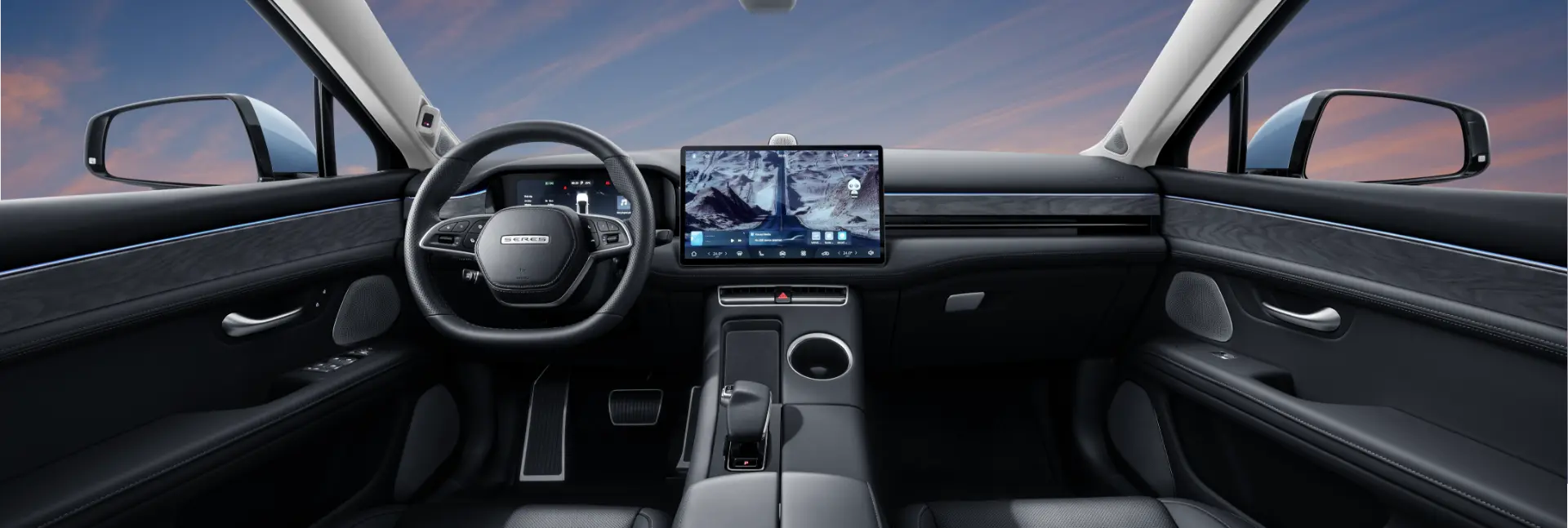 Interior del vehículo SERES con tecnología Huawei